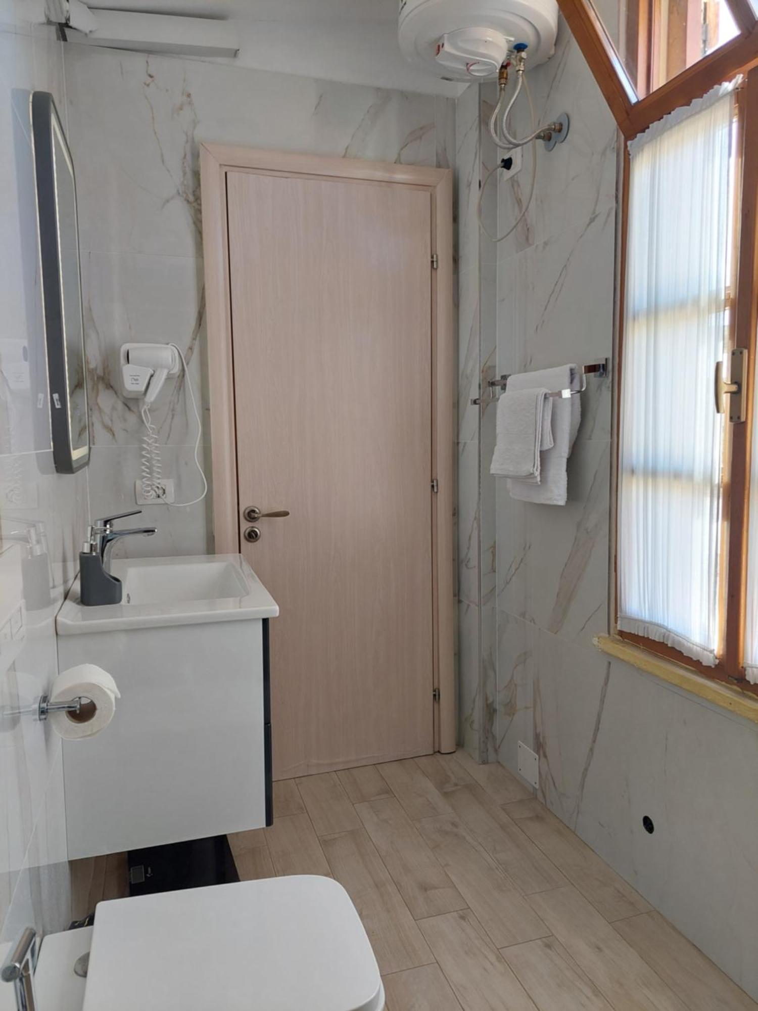Godard Apartments Vlore Bagian luar foto
