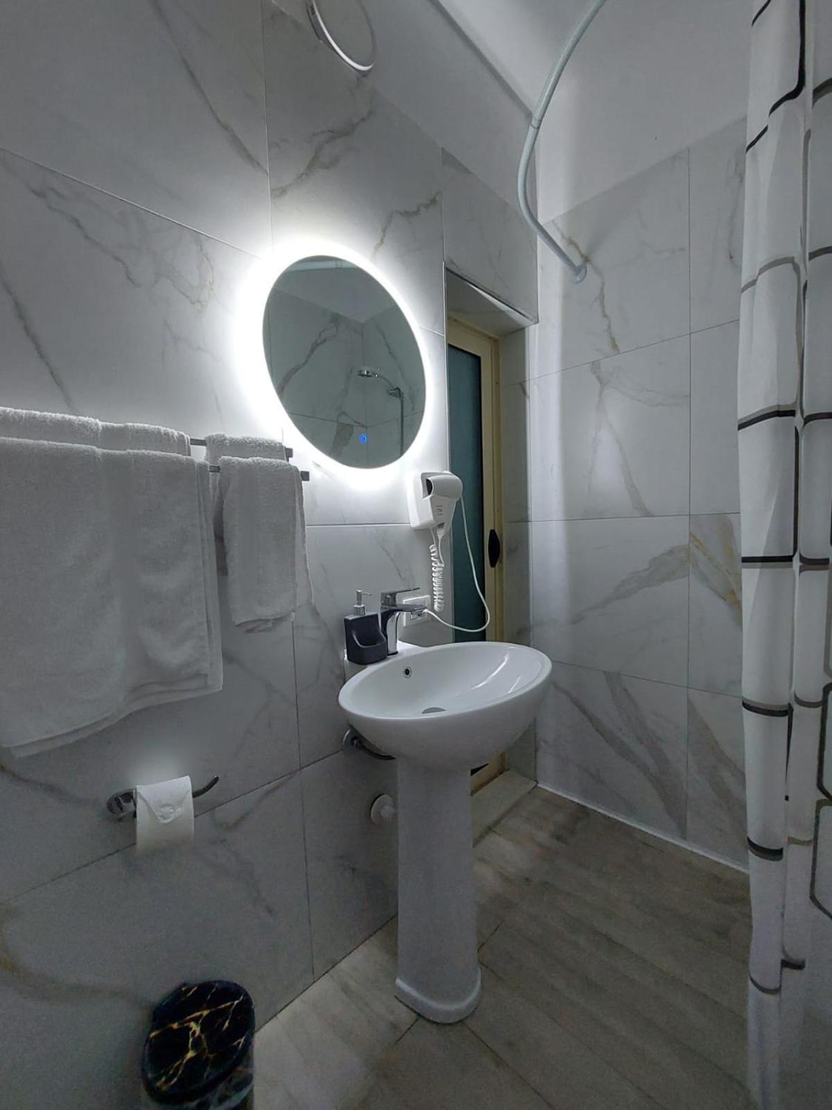 Godard Apartments Vlore Bagian luar foto